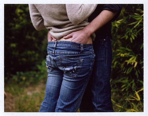 500x391, 111 Kb / руки, джинсы