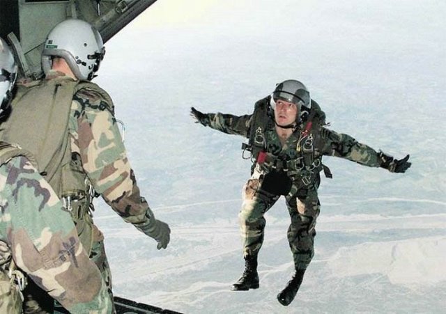 640x451, 57 Kb / прыжок,парашют