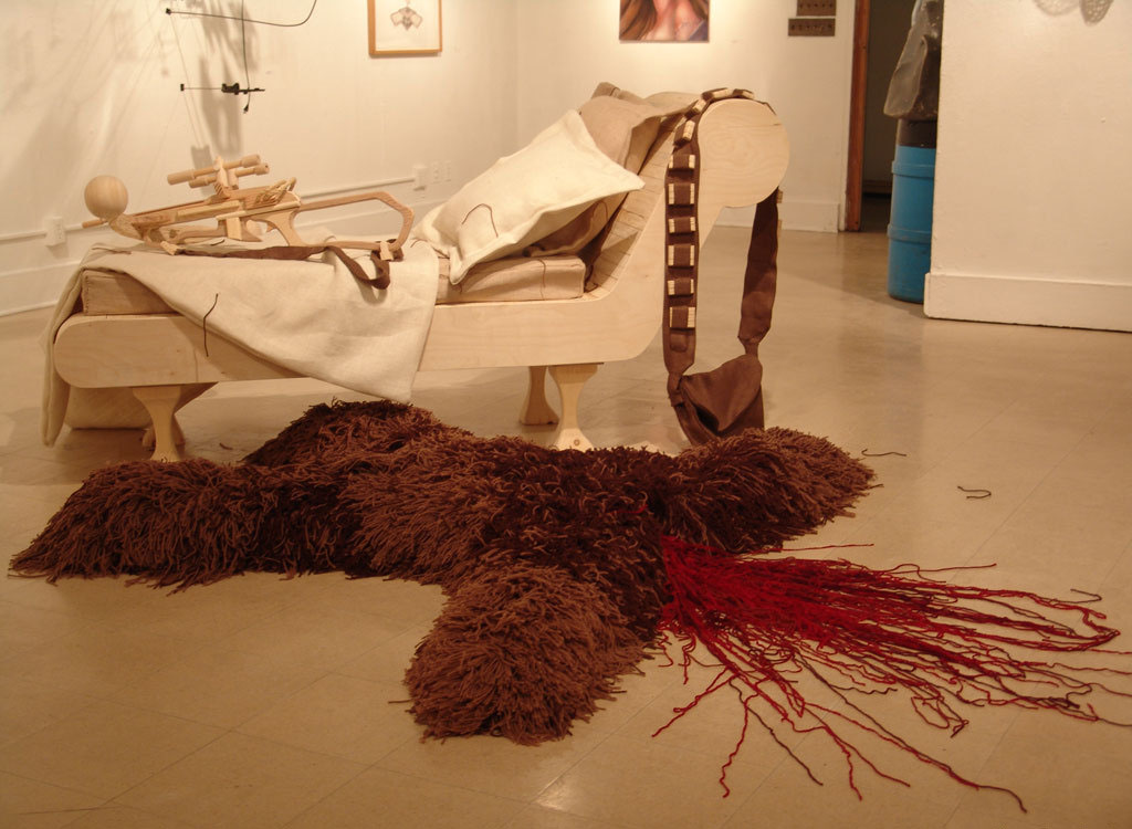 1024x750, 165 Kb / кровать, ковер, шкура