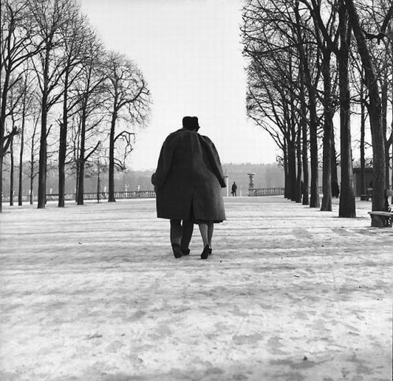 550x533, 71 Kb / зима, пара, пальто, ч/б