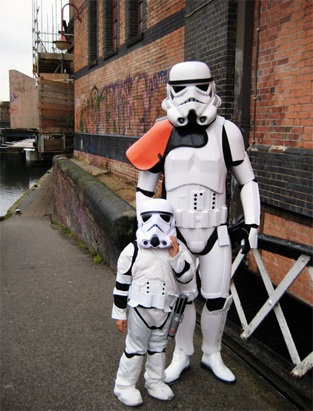 458x600, 119 Kb / star, wars, костюм, стена