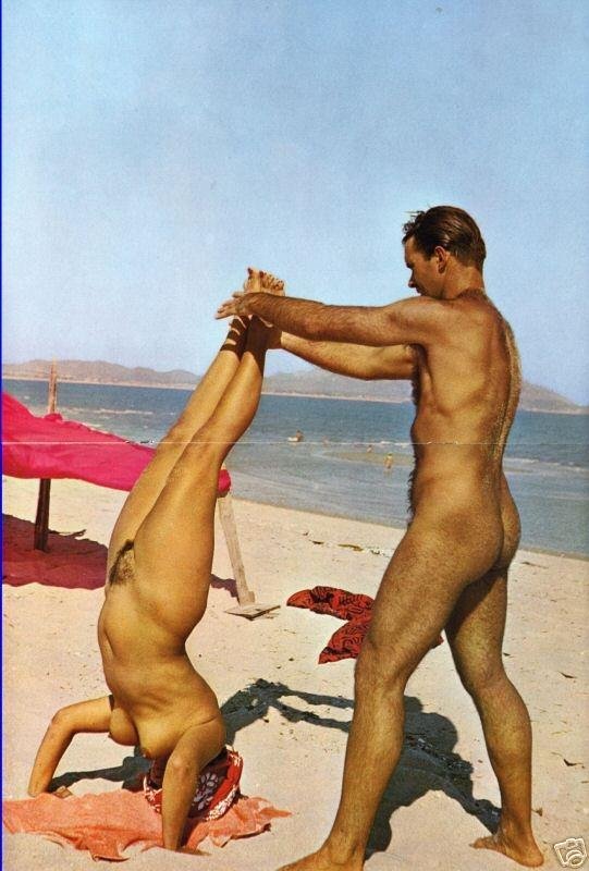 541x800, 71 Kb / пляж, двое