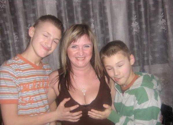 598x431, 36 Kb / сиськи, юзер