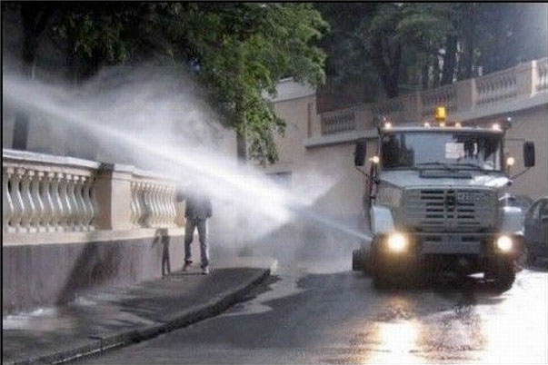 603x402, 81 Kb / полив, машина, вода