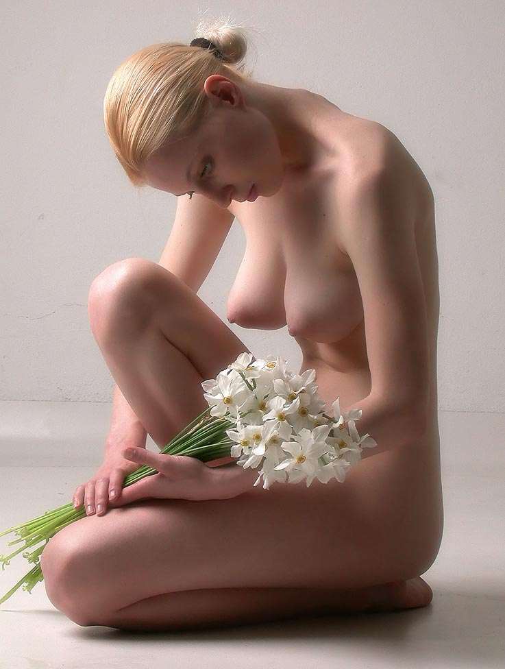 737x976, 55 Kb / сиськи