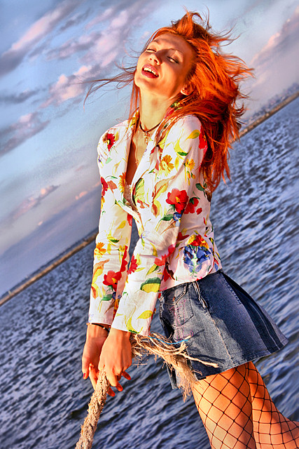 427x640, 155 Kb / ярко