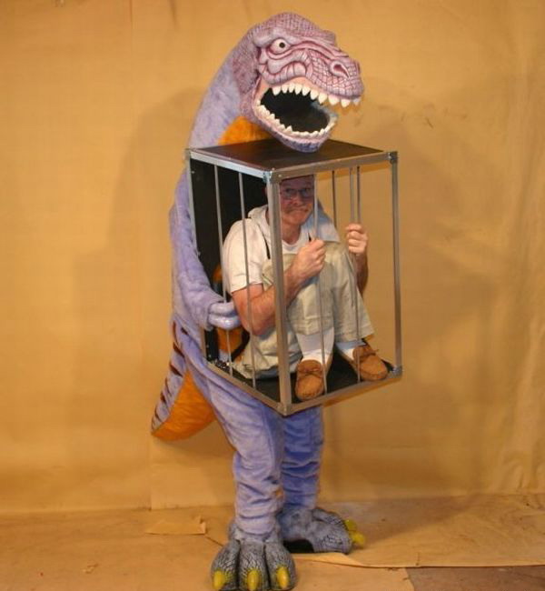 600x650, 54 Kb / костюм, динозавр, клетка, Домашнее животное