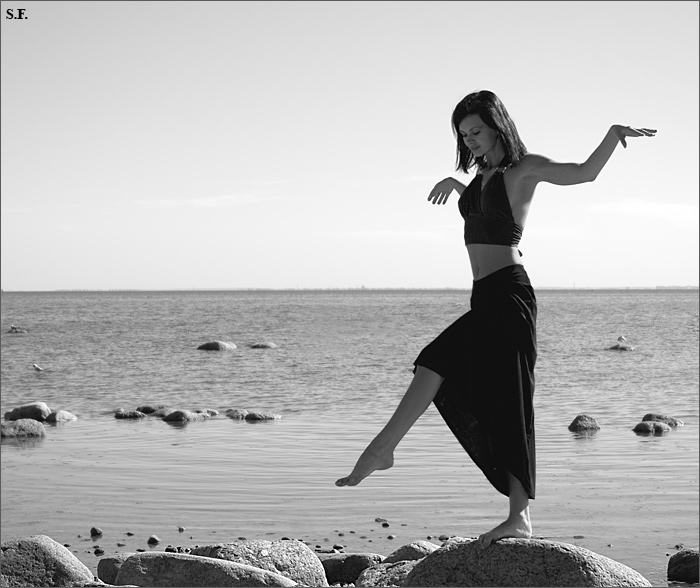 700x588, 117 Kb / девушка, вода, ч/б