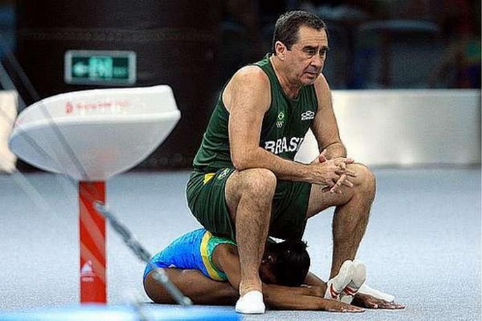 700x467, 57 Kb / тренер, гимнастка, гимнастика