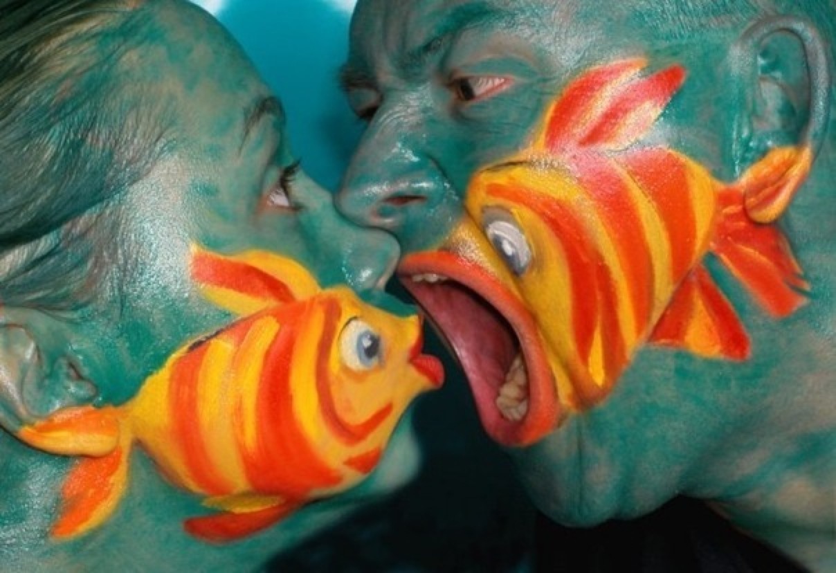 1208x828, 186 Kb / fish, kiss, рыбы, бодиарт