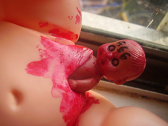 640x480, 58 Kb / роды, кукла