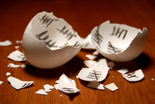 496x332, 130 Kb / яйцо, скорлупа, тюрьма