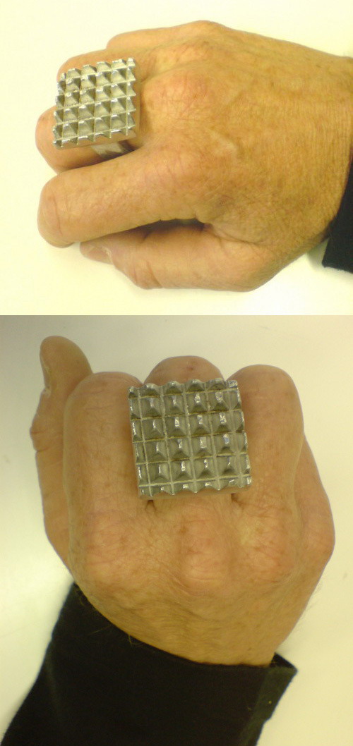 500x1058, 101 Kb / перстень, отбивалка мяса