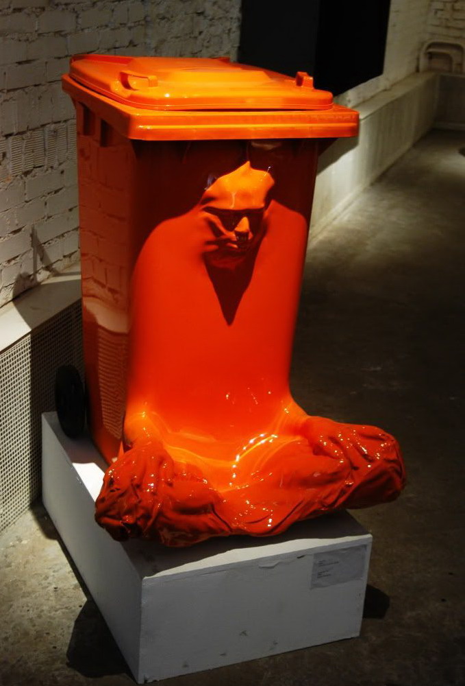 679x1000, 126 Kb / мусорный бак