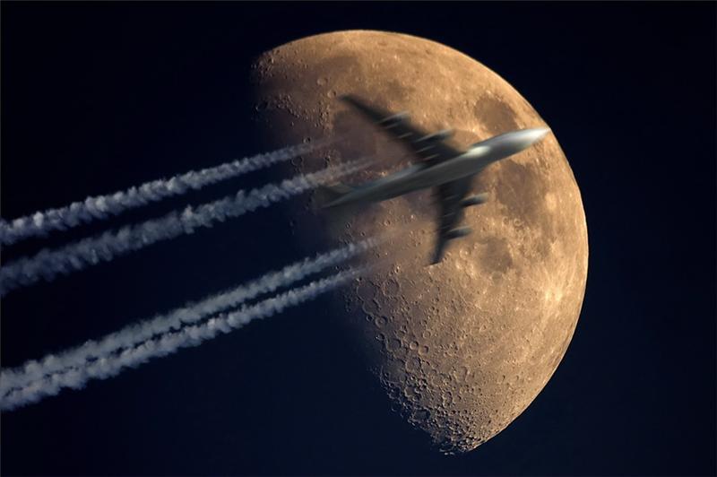 800x532, 35 Kb / луна, самолёт