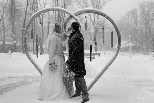 500x335, 50 Kb / ч/б, свадьба, скульптура, сердце