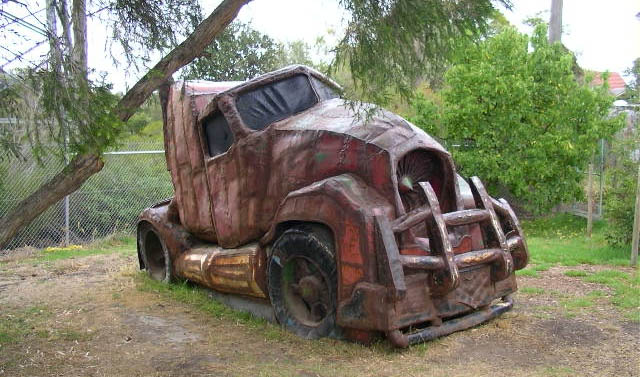 640x377, 99 Kb / тягач, скульптура