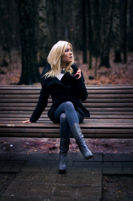 531x800, 204 Kb / парк, скамейка, девушка, осень