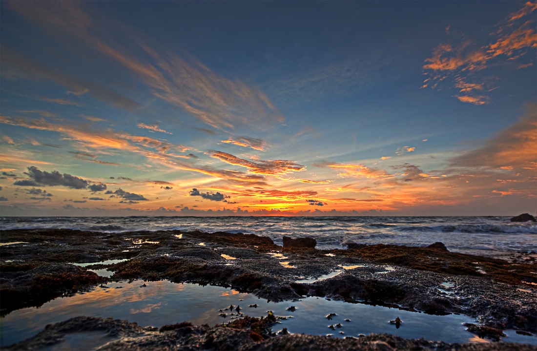 1100x719, 220 Kb / небо, облака, море, закат, красота, цвета