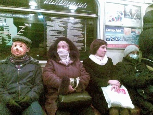 600x450, 82 Kb / повязка, маска, метро