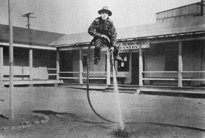 700x473, 64 Kb / пожарный, струя, шланг, джамп