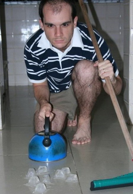 449x653, 71 Kb / керлинг, чайник, швабра