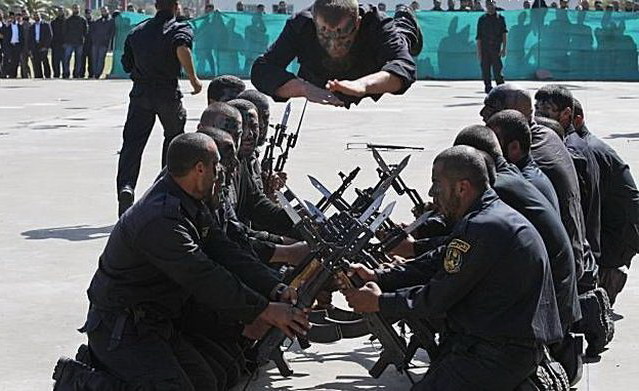 639x391, 86 Kb / автоматы, трюк