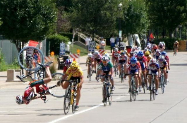 639x422, 82 Kb / велосипедисты