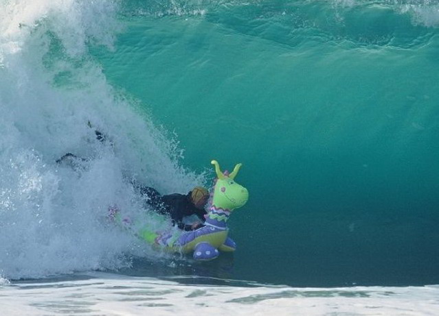 639x461, 63 Kb / серфер, волна