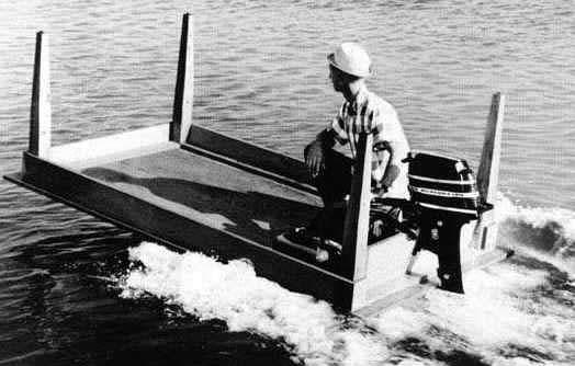 524x334, 31 Kb / стол, лодка, ч/б