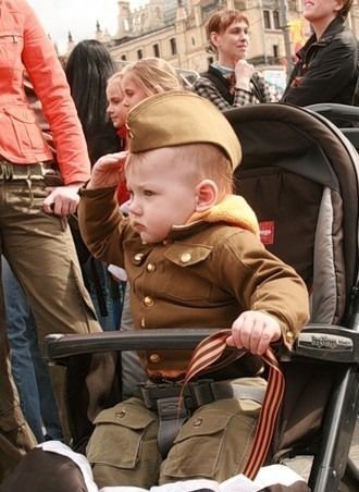 330x452, 47 Kb / 9 мая, день Победы, малыш