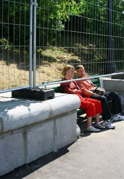 399x574, 80 Kb / скамейка, забор