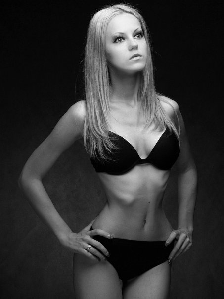 453x604, 31 Kb / девушка, ч/б, анорексия