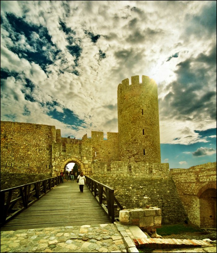 700x813, 169 Kb / замок, небо