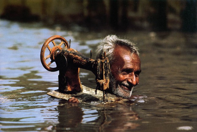 644x434, 79 Kb / потоп, швейная