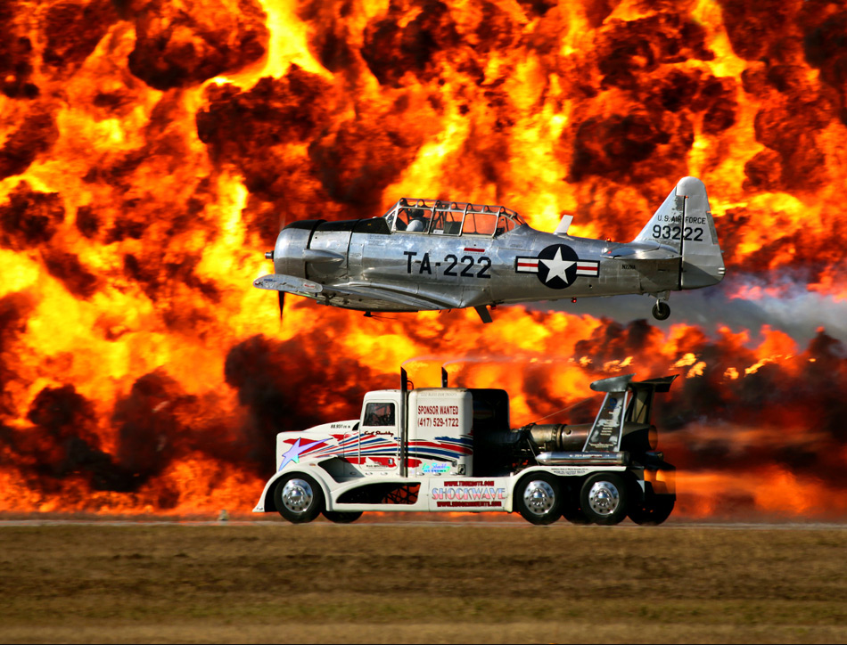 950x724, 277 Kb / T-6G, shockwave jet, фотофиниш