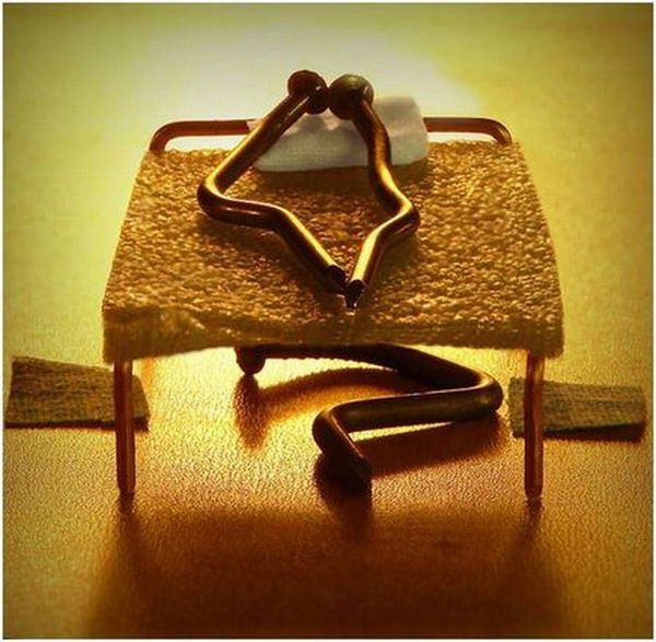 600x587, 62 Kb / гвозди, кровать, любовник