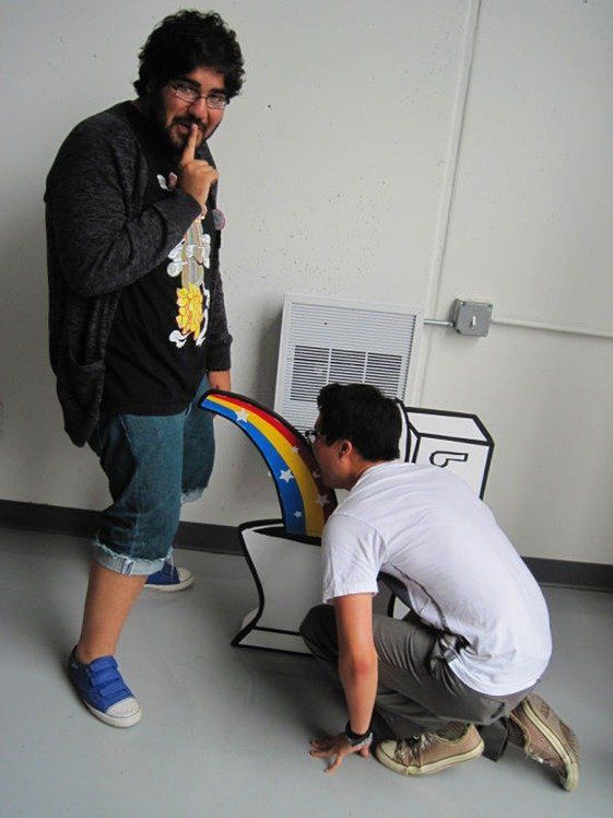 561x748, 62 Kb / скитлс, радуга, моча, унитаз