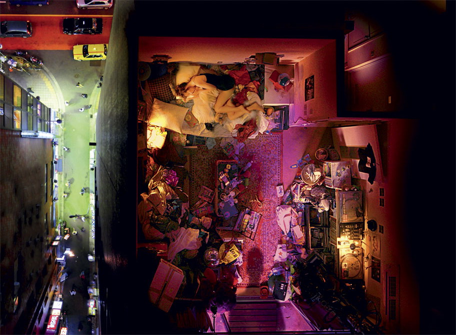 912x670, 187 Kb / панорама, дом, девушка