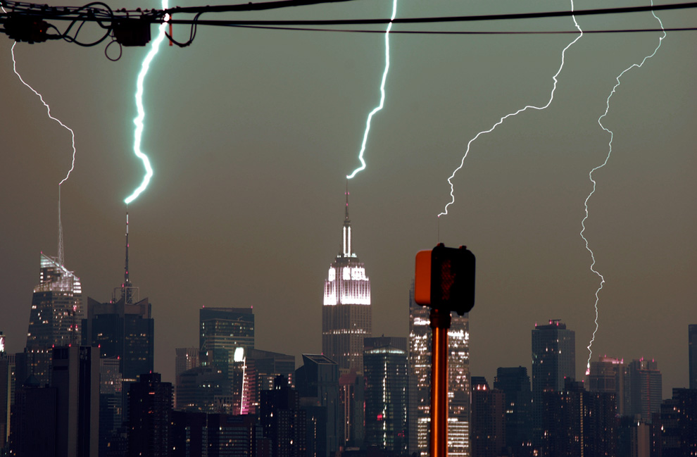 990x649, 150 Kb / молния, гром, небоскребы