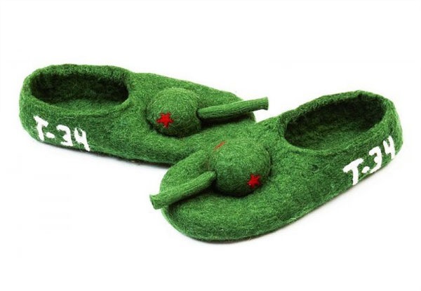 600x415, 46 Kb / танк, тапочки