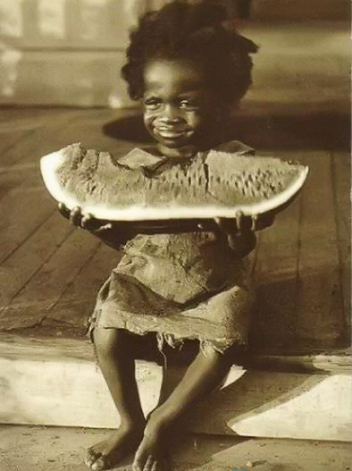 394x527, 104 Kb / Веселые картинки, негритенок, арбуз, улыбка, ч/б