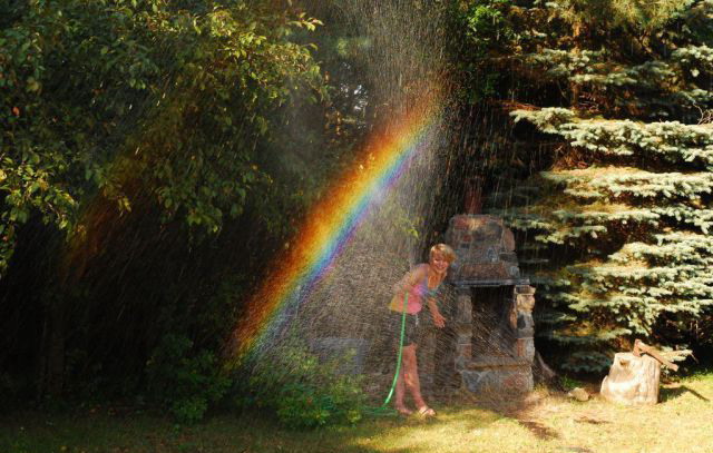 640x407, 86 Kb / радуга, душ, печь, сад
