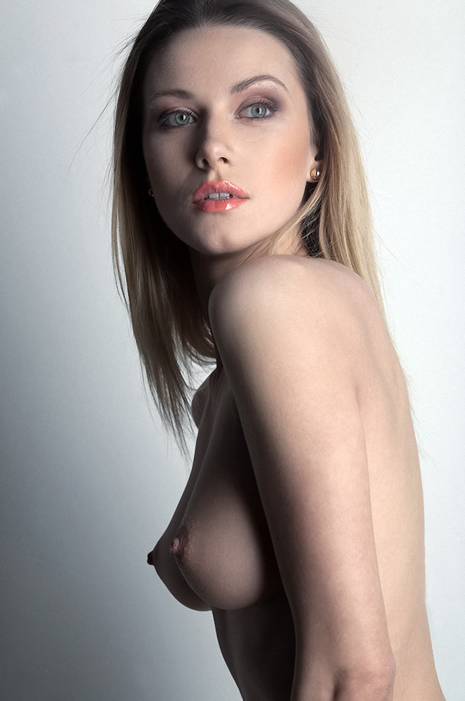 664x1000, 261 Kb / губы