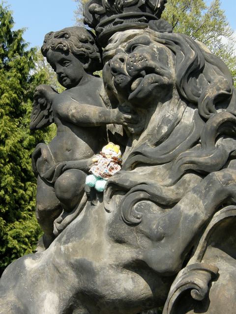 480x640, 93 Kb / Гарфилд, статуя, Прага