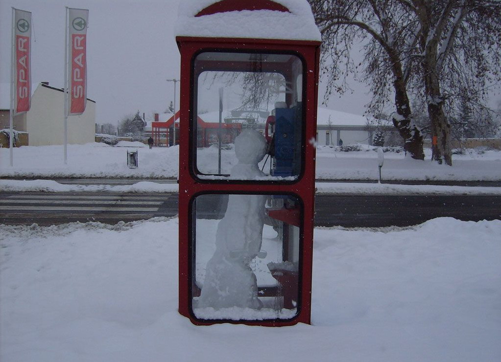 1023x740, 174 Kb / телефон, снеговик