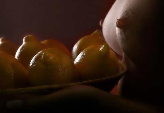 564x389, 9 Kb / лимон, тарелка, сосок, соски, торчком, торчат