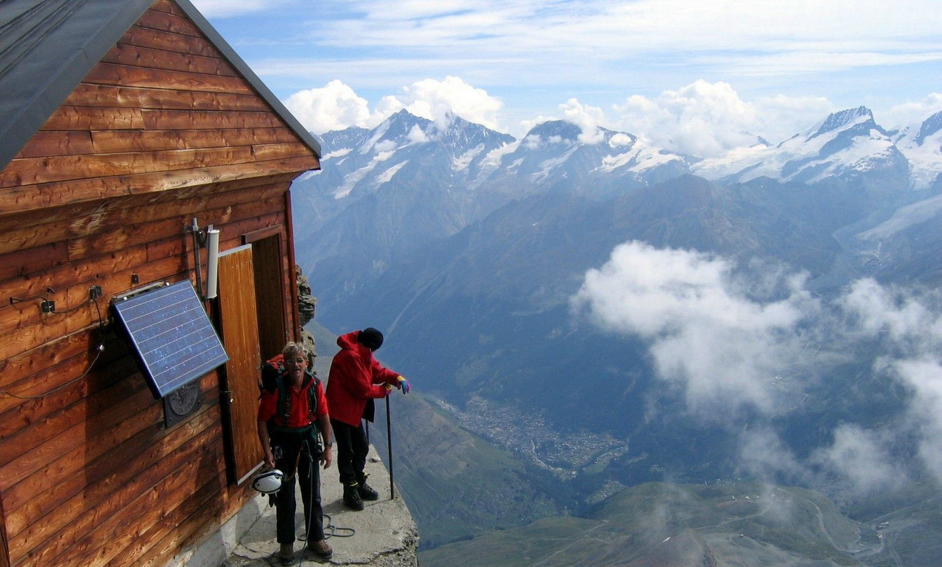 1345x810, 291 Kb / дом, облака