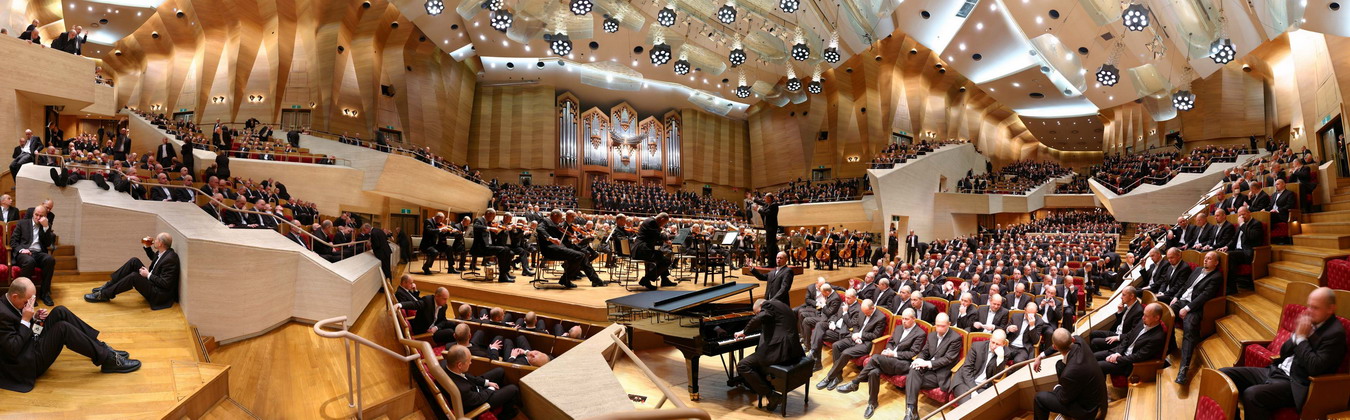 1350x420, 251 Kb / консерватория, зритель