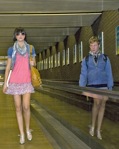 500x623, 60 Kb / эскалатор, отражение, не сразу